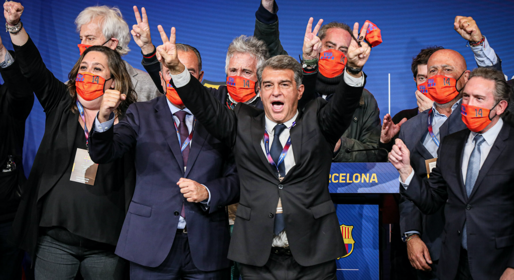 Laporta, eufòric, durant la roda de premsa com a guanyador de les eleccions al Barça.